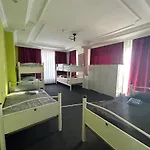 Auberge de jeunesse A07 *