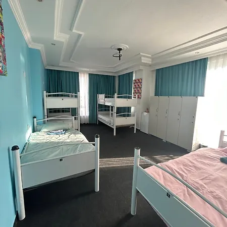 Auberge de jeunesse A07 *
